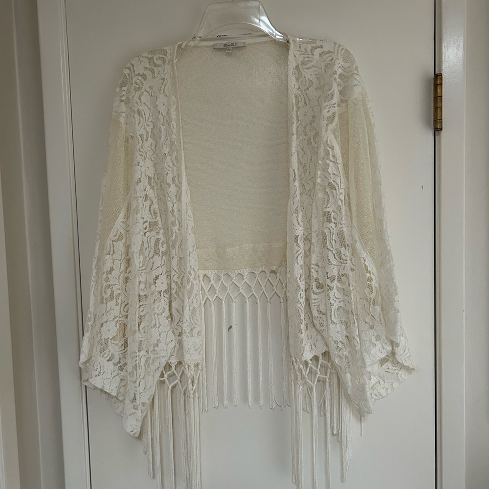 Elegant Cream Lace Fringe Wrap